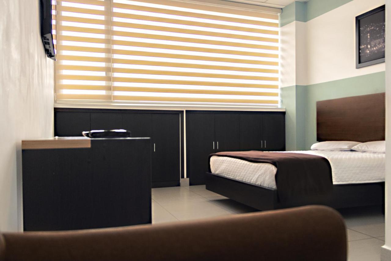 Zafra'S Hotel La Troncal ภายนอก รูปภาพ