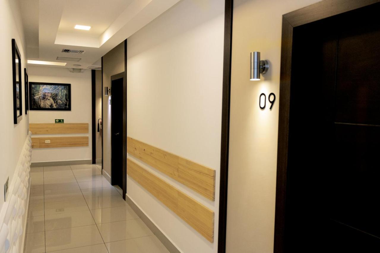 Zafra'S Hotel La Troncal ภายนอก รูปภาพ