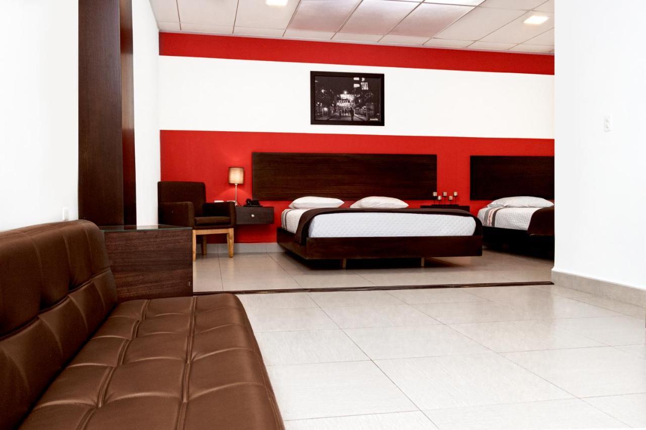 Zafra'S Hotel La Troncal ภายนอก รูปภาพ
