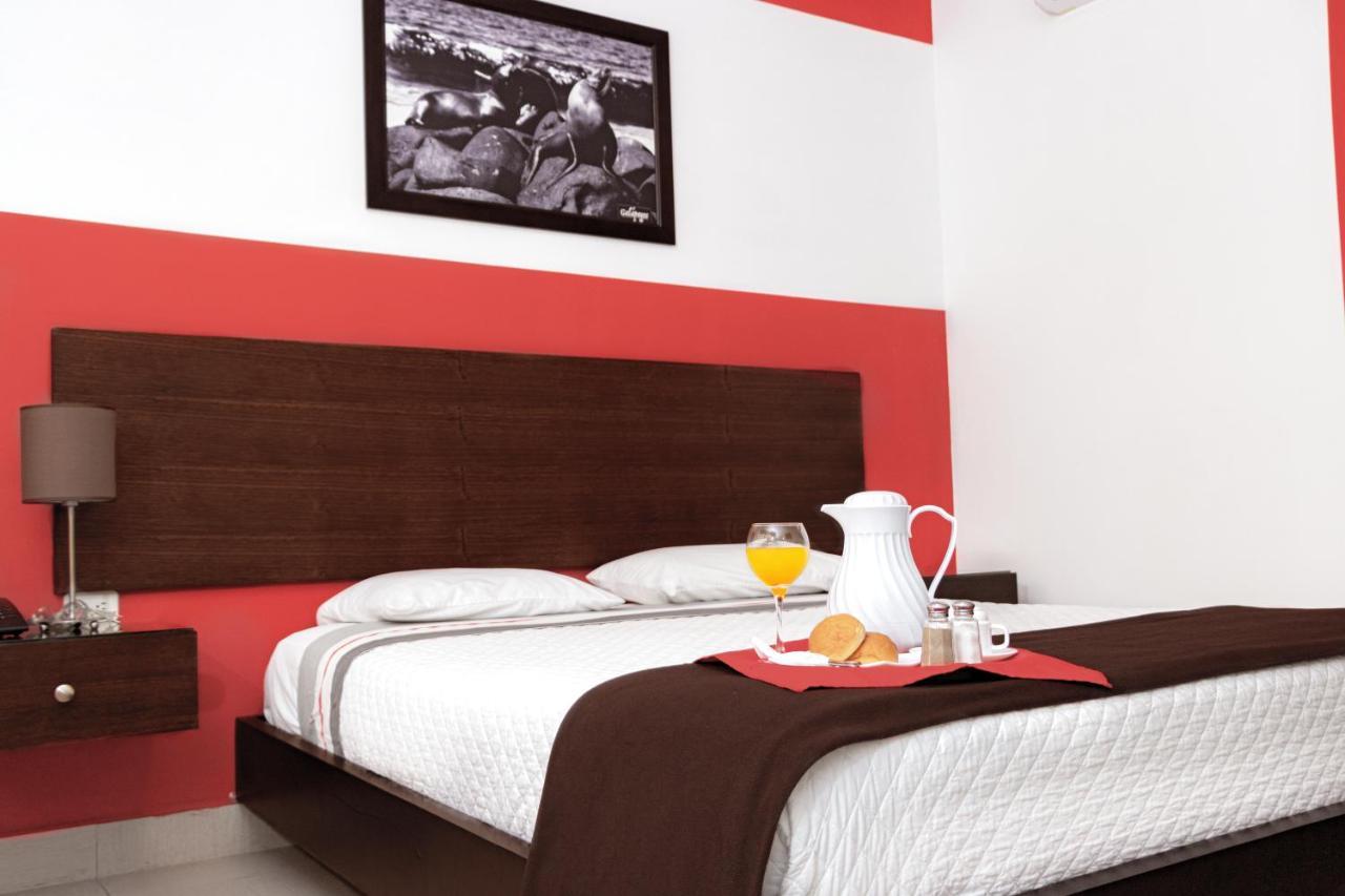 Zafra'S Hotel La Troncal ภายนอก รูปภาพ