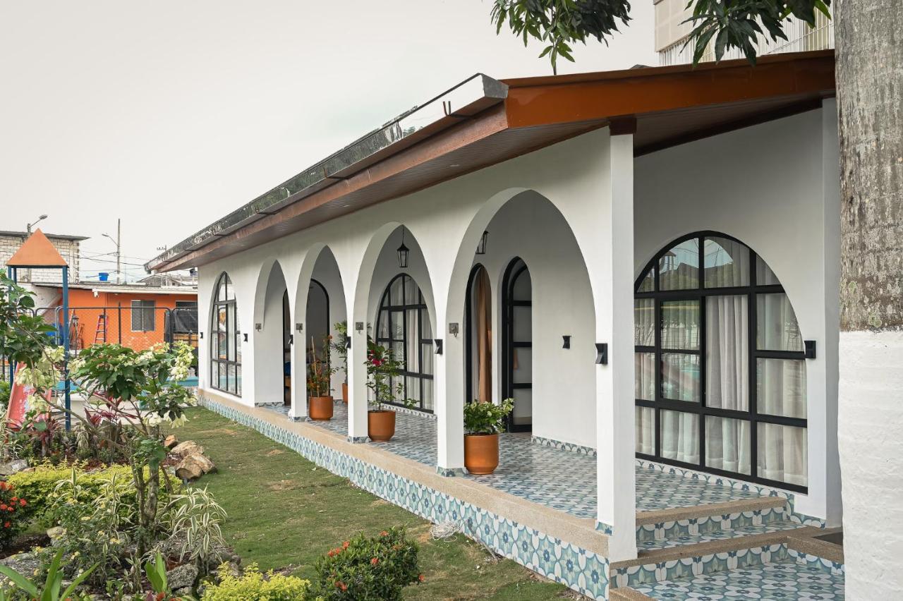 Zafra'S Hotel La Troncal ภายนอก รูปภาพ