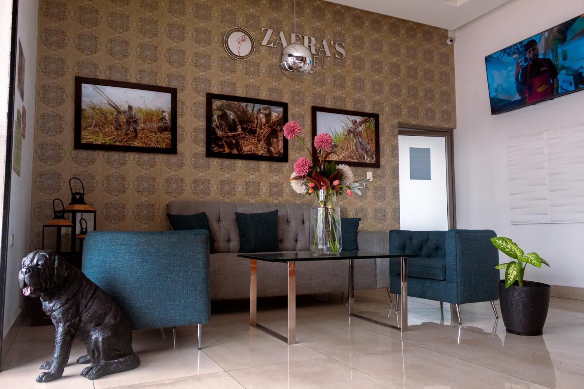 Zafra'S Hotel La Troncal ภายนอก รูปภาพ